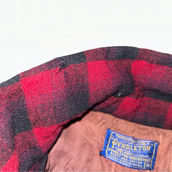 Pendleton Men’s Vintage Red & Black Buffalo Plaid Wool Flannel (M) - Picture 9 of 13